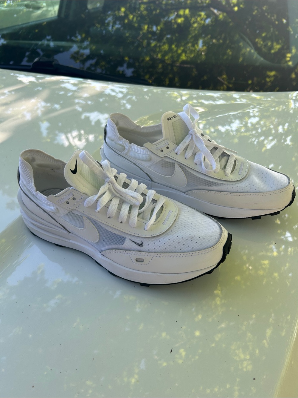 Nike women’s waffle 1 white size 9 leather and mesh accents